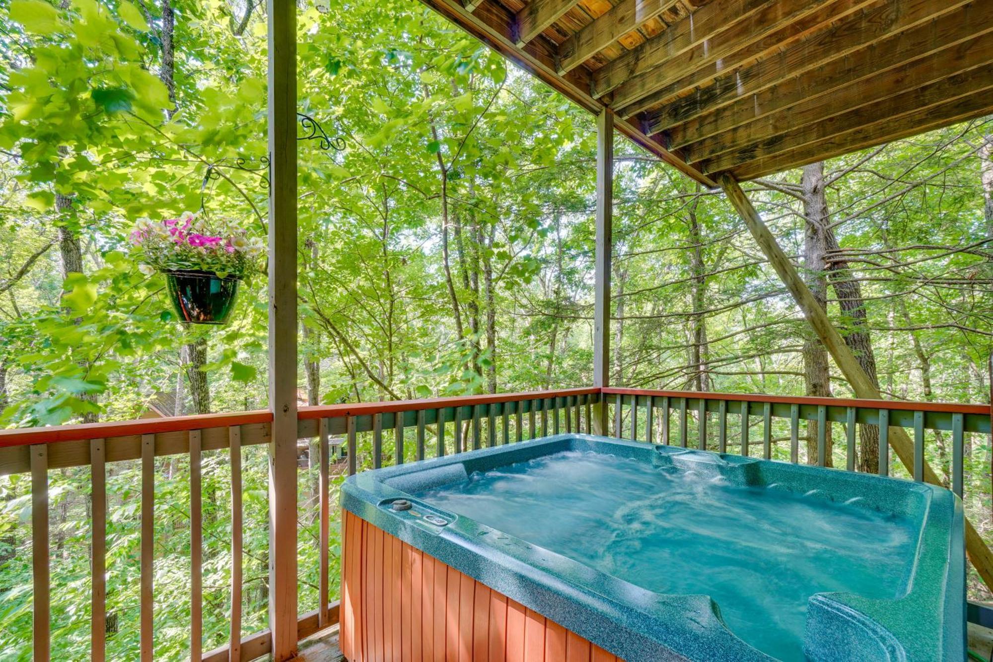 Smoky Mountain Cabin With Deck And Hot Tub! Pigeon Forge Zewnętrze zdjęcie